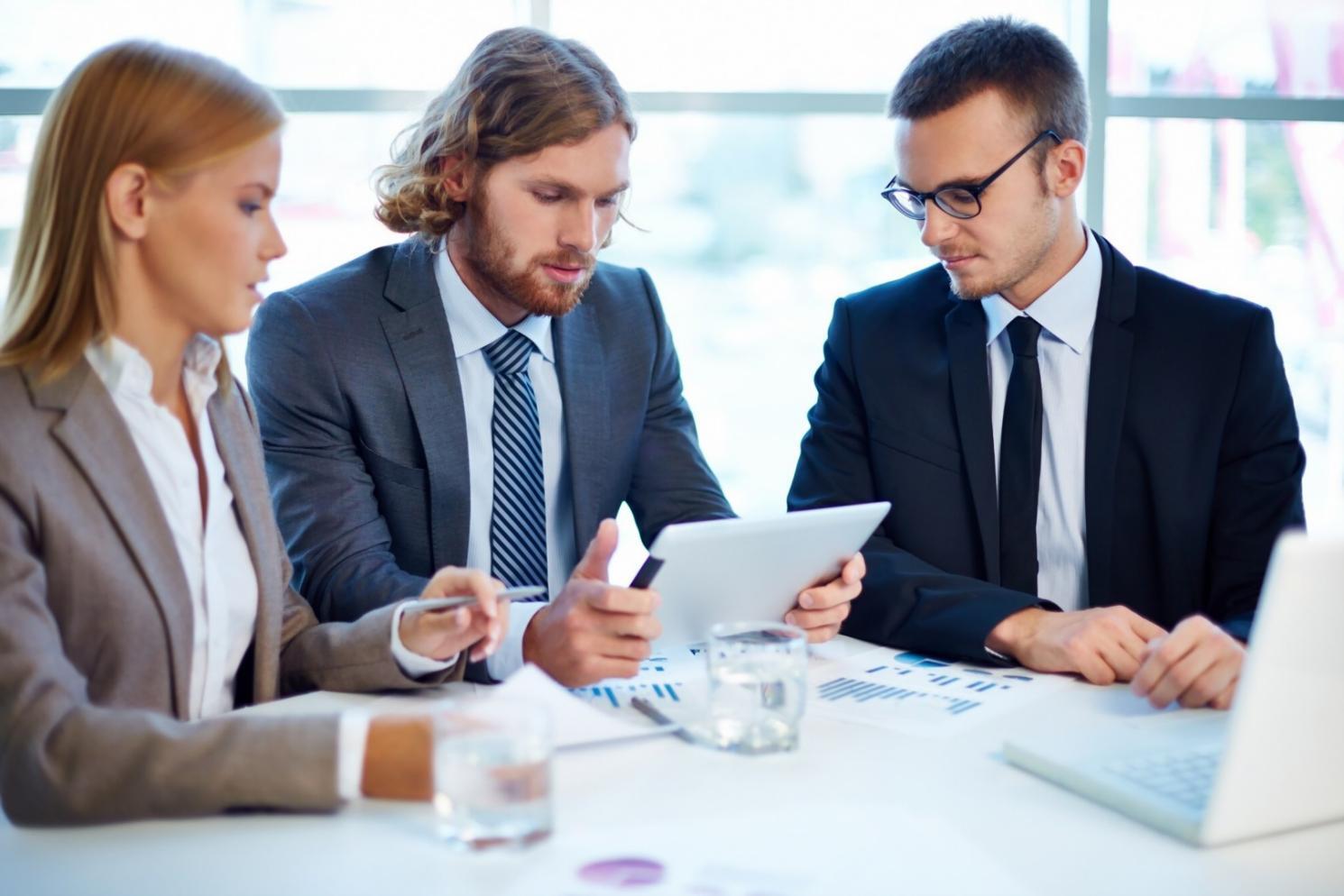 Mentoring-Gespräch zwischen Dozentin und Teilnehmer